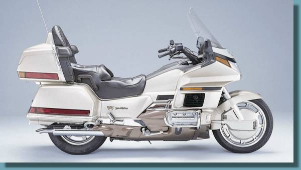  the GL1500 marked a new era for the Gold Wing, starting with its silky 